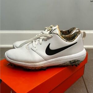 Nike White and Black Golf Shoes